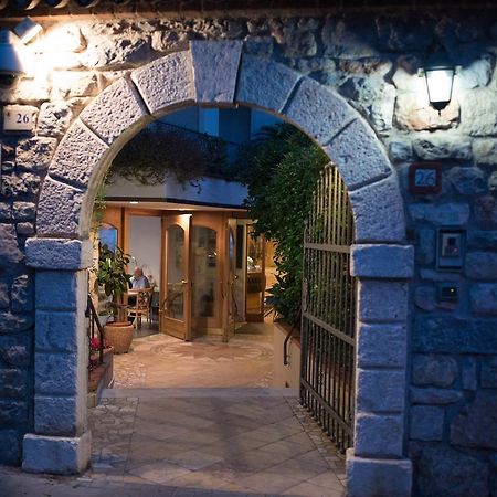 Hotel Venezia Мальчезине Экстерьер фото