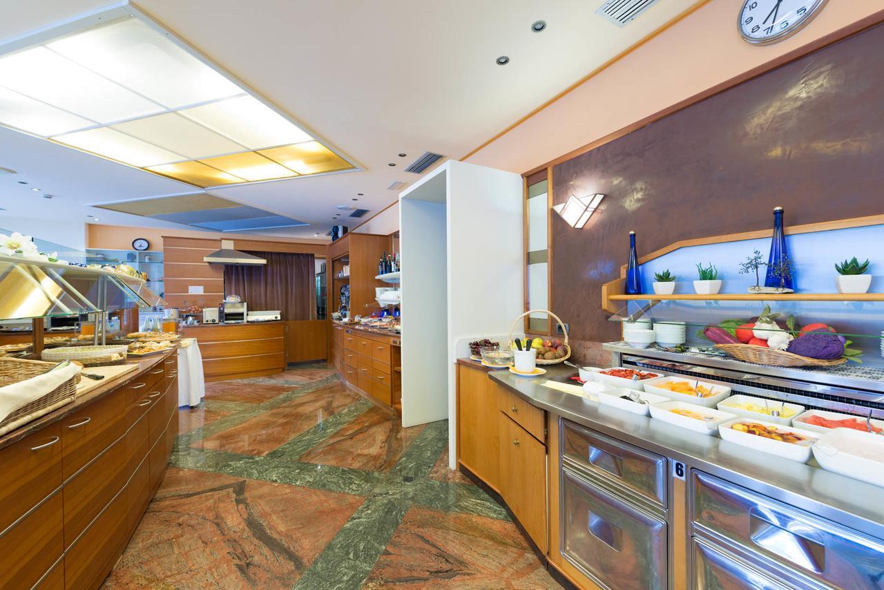 Hotel Venezia Мальчезине Экстерьер фото