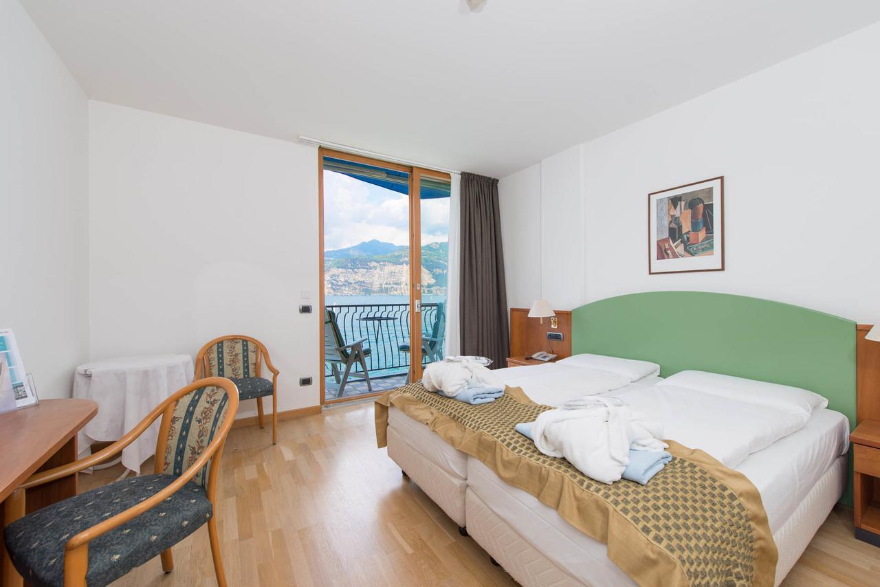 Hotel Venezia Мальчезине Экстерьер фото